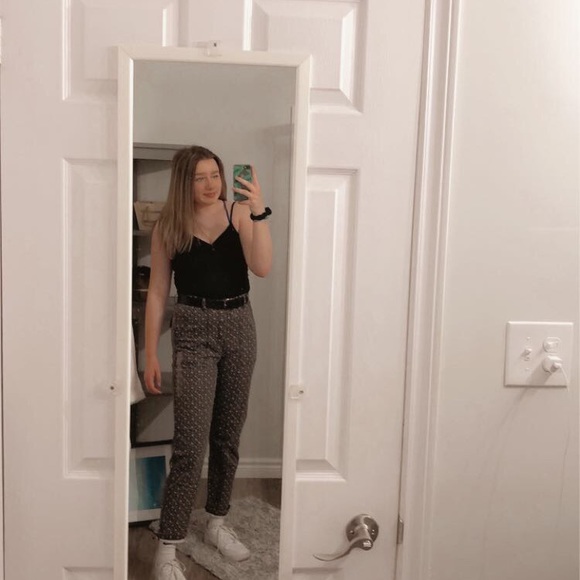 Meet your Posher, Olivia - Picture 1 of 1